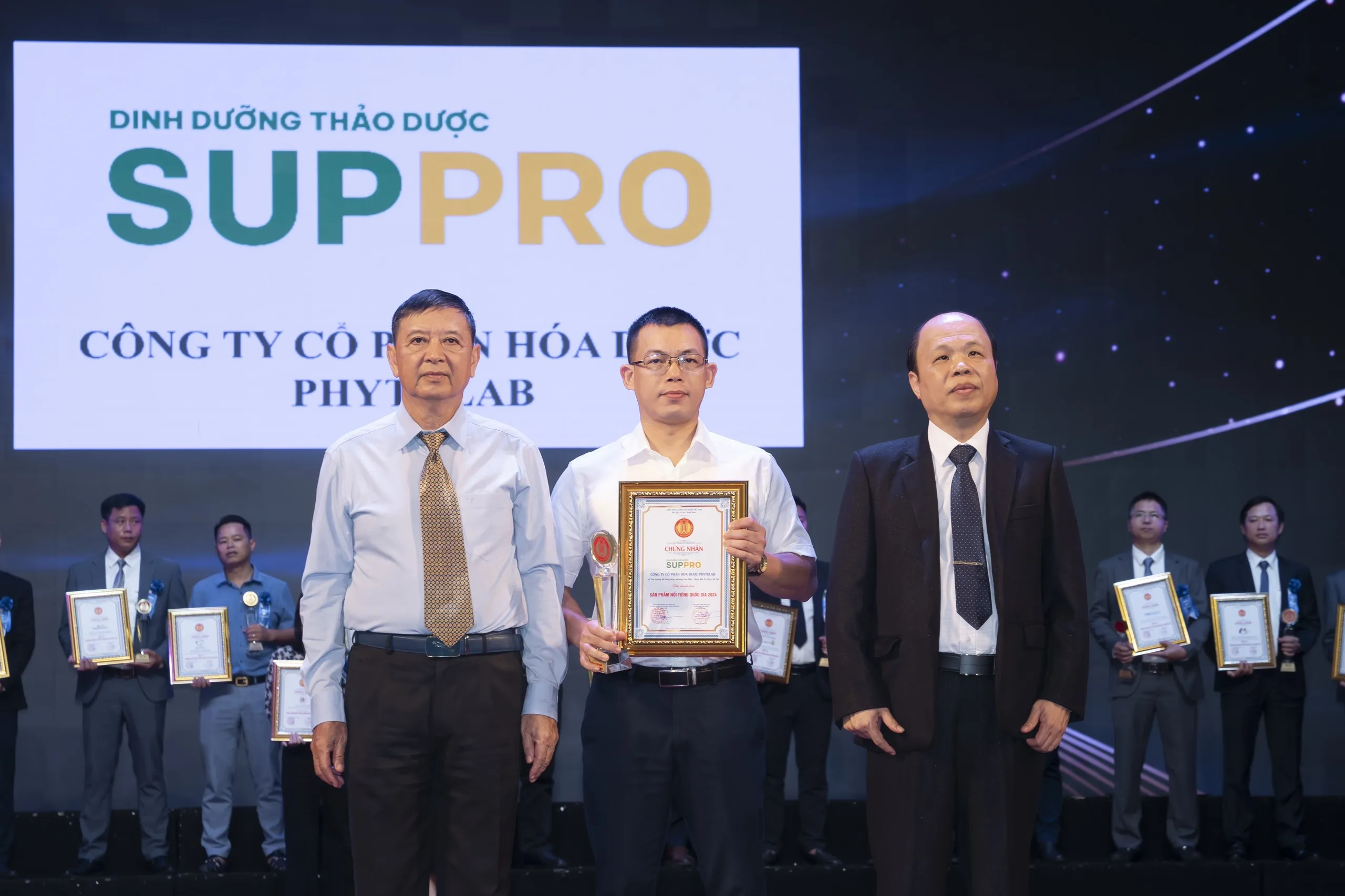 Suppro tự hào là thương hiệu Việt tiên phong trong ngành dinh dưỡng thảo dược thuộc Top 10 Thương hiệu nổi tiếng Quốc gia năm 2024